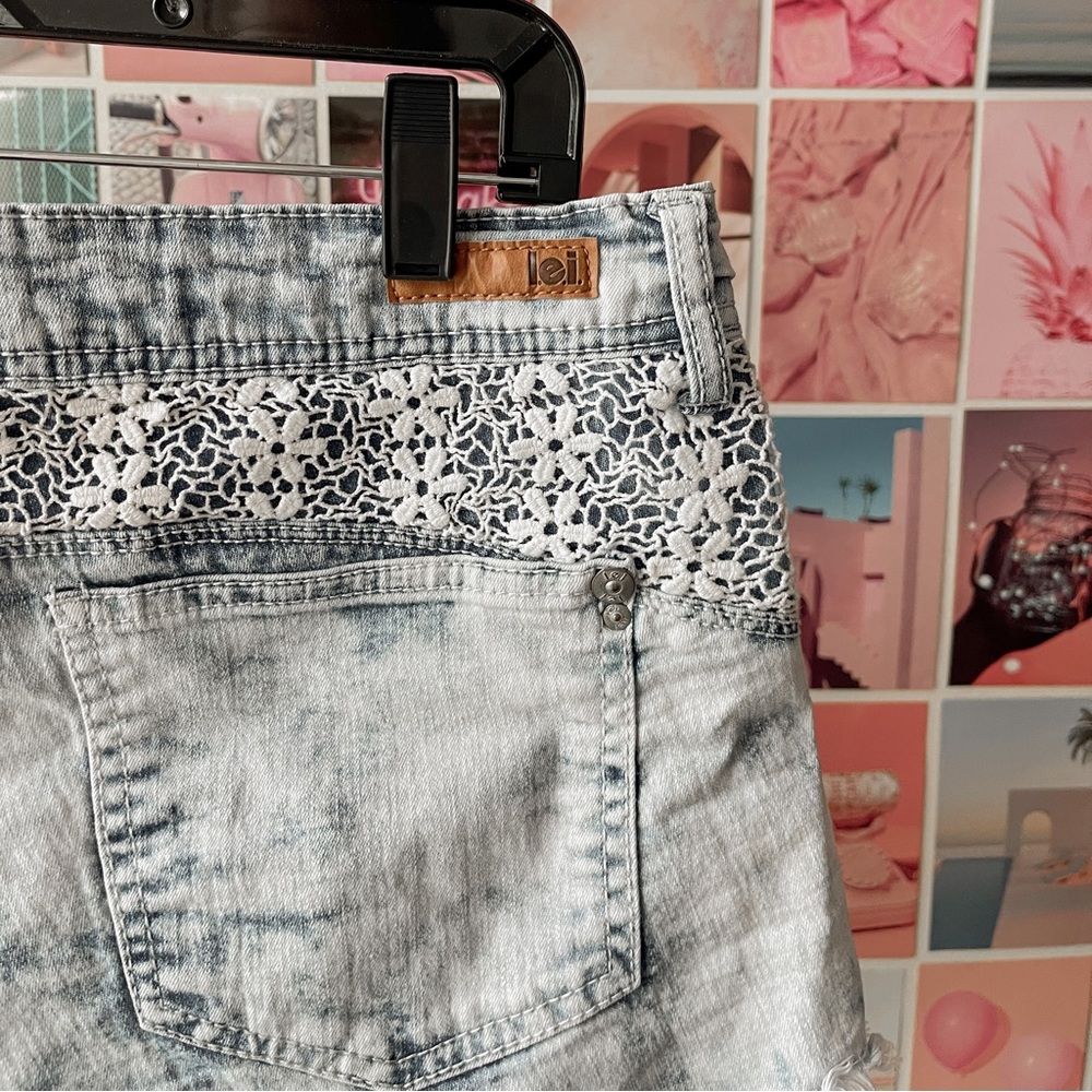 L.e.i. Jean Shorts - Picture 5 of 5